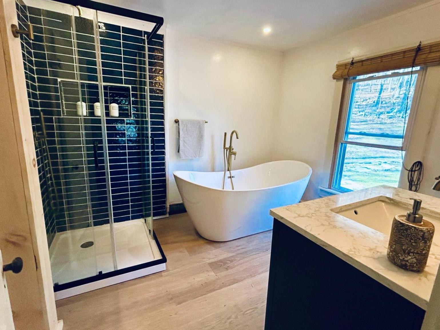 Cozy Cottage With Jacuzzi And Fire Pit And Reading Nook! Livingston Manor Exterior foto